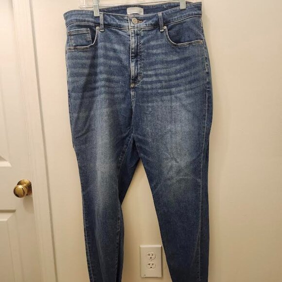Loft Curvy Chewed Hem High Rise Skinny Jeans in Size 14 Petite - Picture 1 of 5